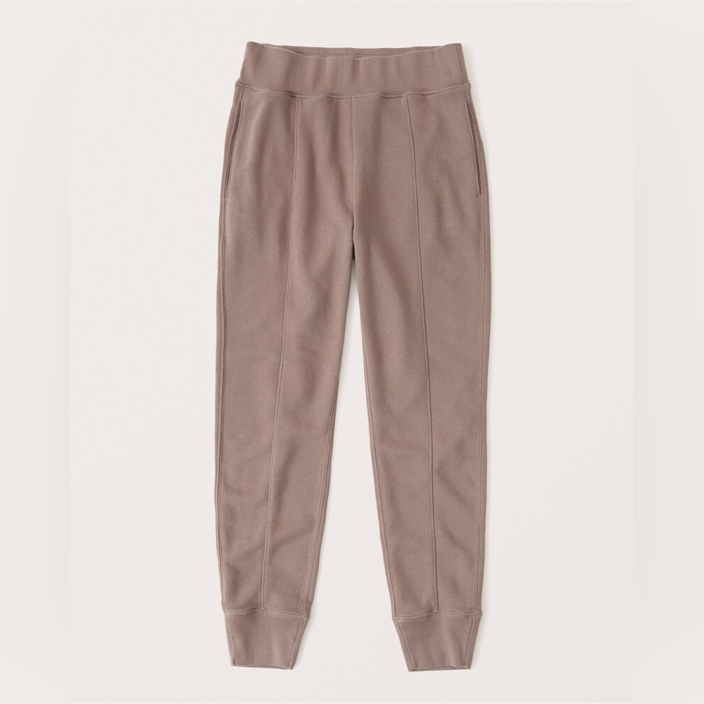 COPY - Abercrombie & Fitch women’s 96 hour cloud joggers size XS color deep tau…